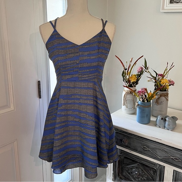 Love Riche Dresses & Skirts - Love riche halter mini dress blue and black retro v-neck racerback